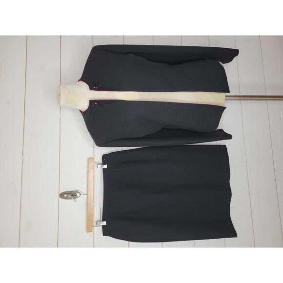 Tahari Size 14 black with red lining & beaded details modern skirted suit - Picture 1 of 7